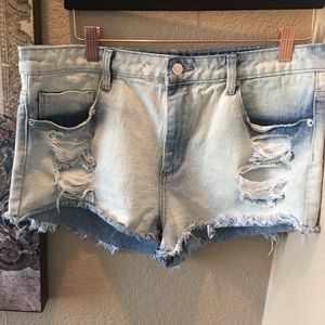 Light Wash Distressed Raw Hem Denim Shorts 31